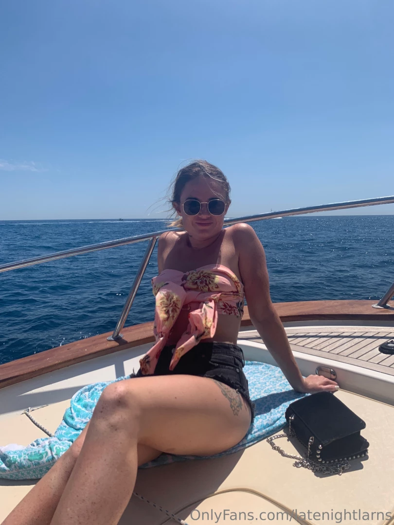 Cheeky little boat day- burnt af 