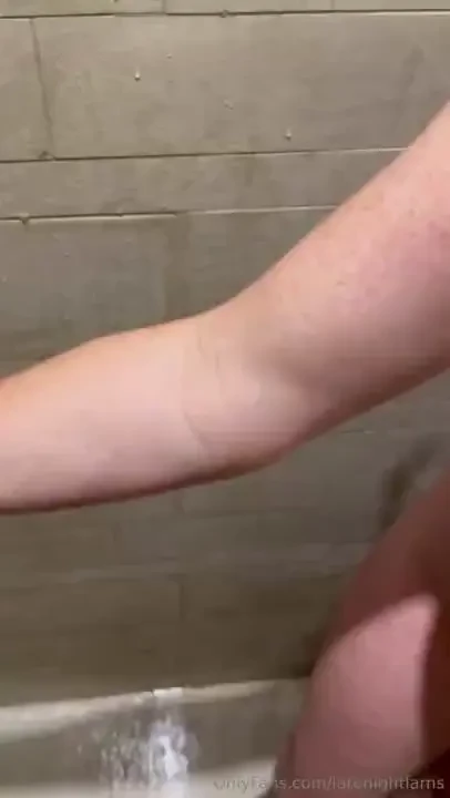 Met a massive cock at the beach today so obvs had to nip to the 