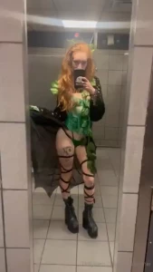 I m free tonight if y all wanna have some fun hit me up