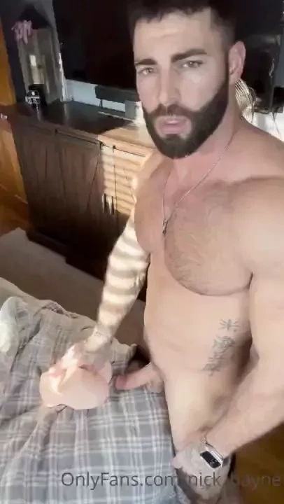 Very horny this morning and the guys weren t home 
