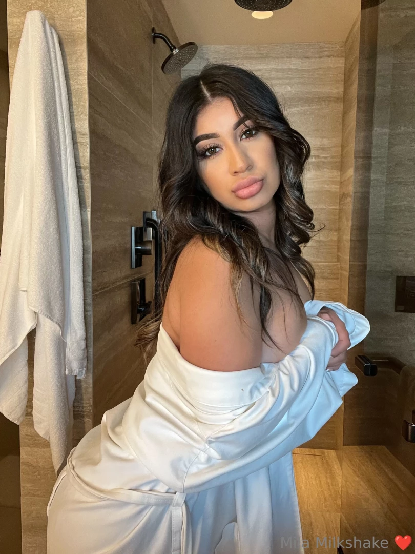 I know i look good i look even better without it 