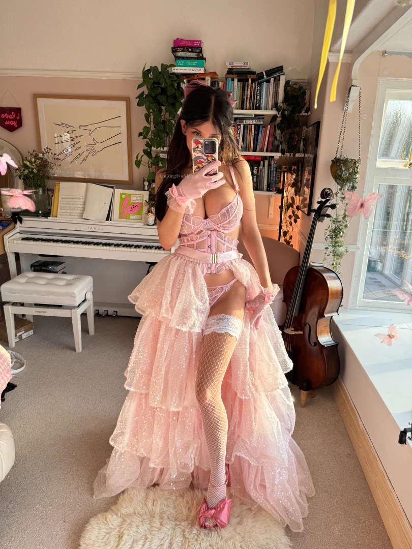 Your princess awaits i ve had a lot of requests for this set thank you 