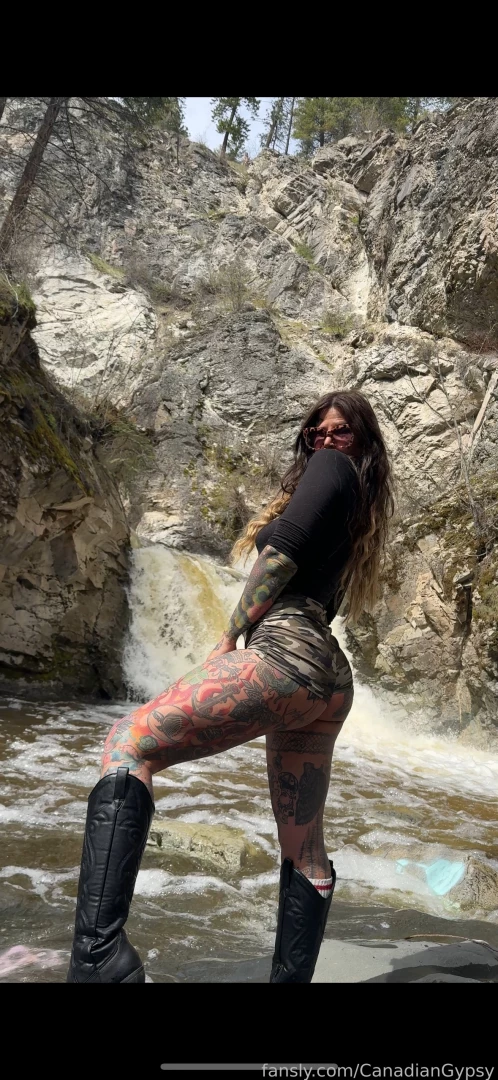 Fintry falls need someone to come make content with me at all the cool 