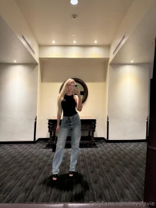 I m feeling lonely wanna come flirt a little