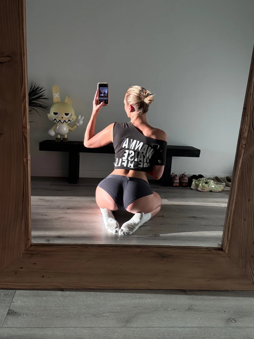 Wanna see me twerk for you baby 