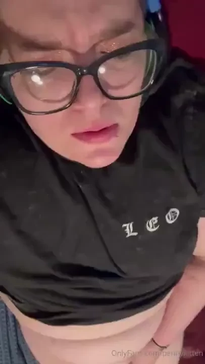 New level squeak had to share your kitten is a noisy little thing 