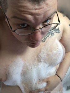 Relaxing bubbles epsom salts and essential oil part 1