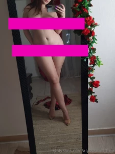 I shaped my pussy hairs into a heart for this valentine s month you