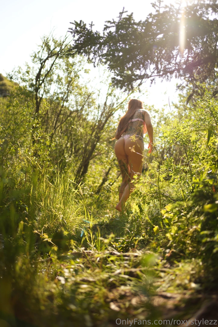 Like a goddess in forest 