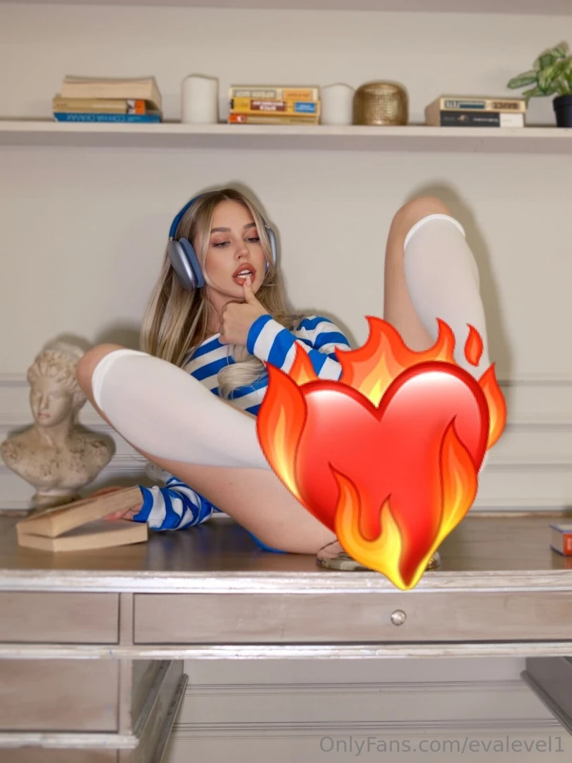 Waiting you with legs spread open on the table now tell me which one part 2 