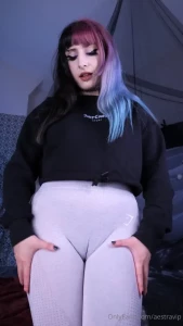 Showing off my cameltoe in these gym leggings and then stripping for u part 1