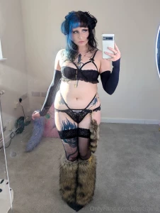 These legwarmers have an unbelievable grip on all my outfits lately so