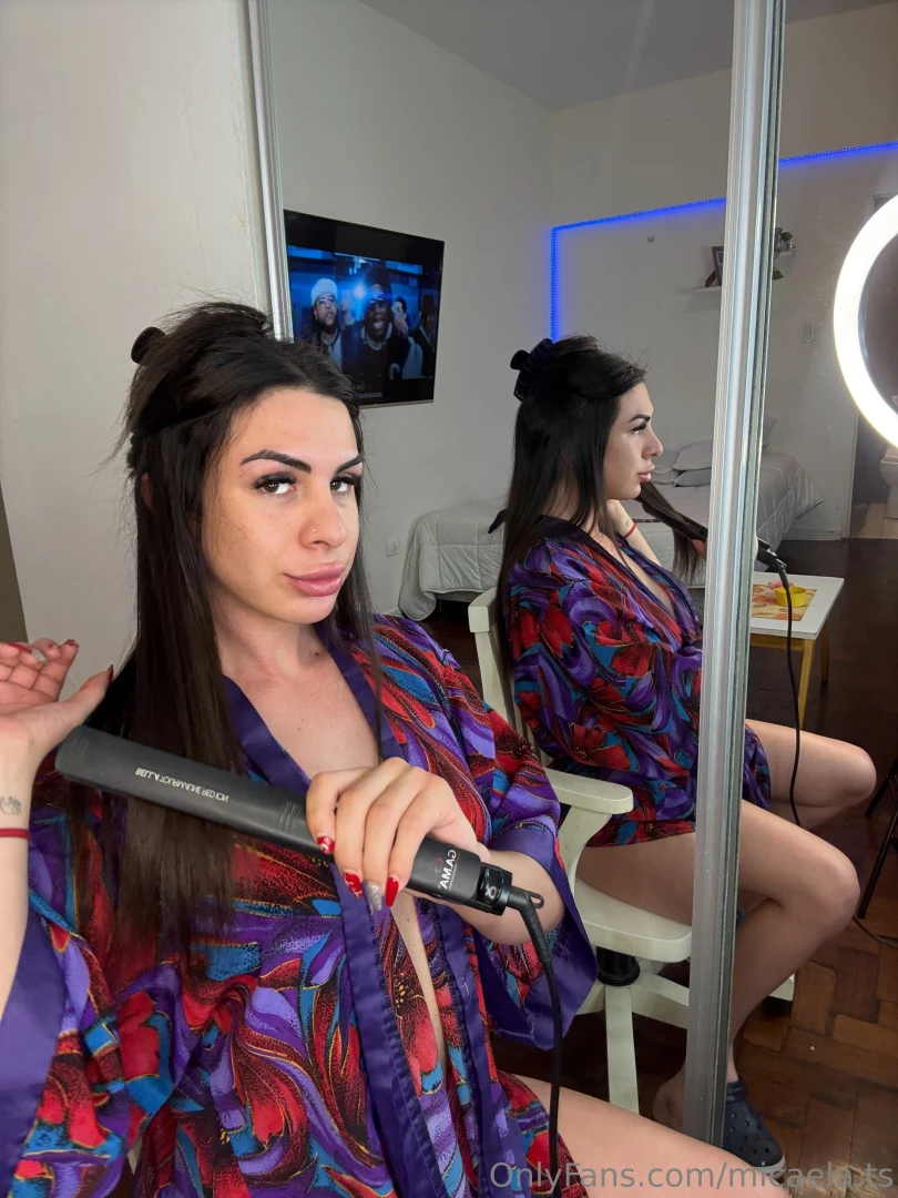 Does this look good on me what do you think actually i m sure i always 