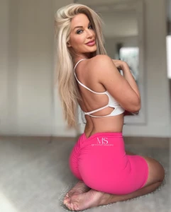 Kissable lips or biteable hips join me on my private page