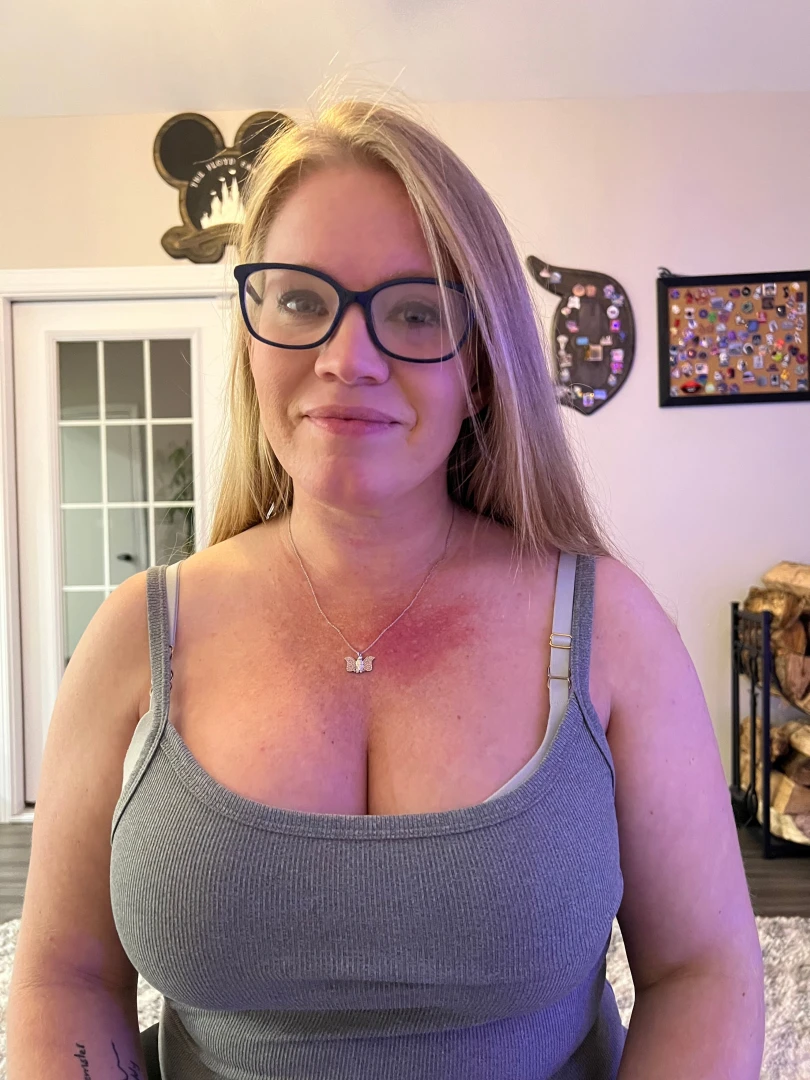 Another preggo dump some full nudes some sucking dick some creampie i part 3 