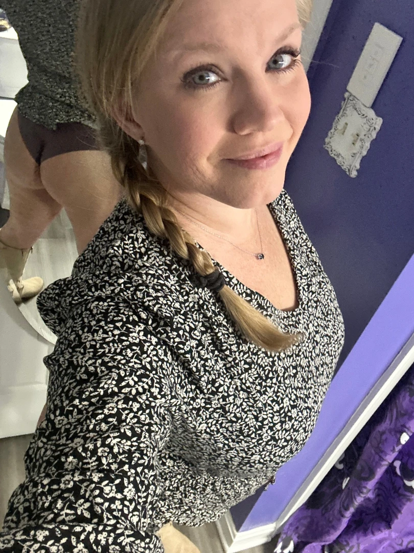 A quick bite to eat with my long time fuck buddy turned into me part 1 