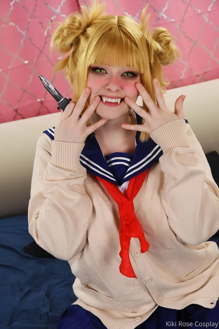 When cosplay gets a little too hot to handle 