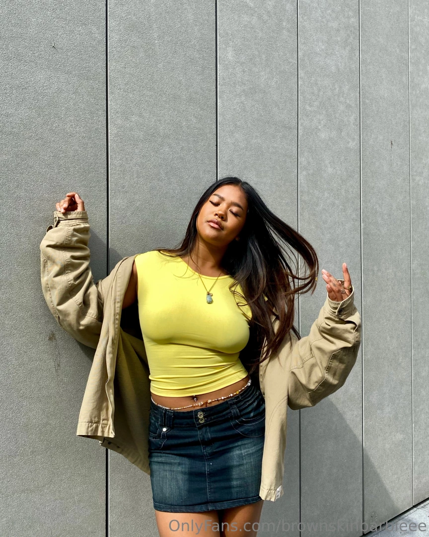 Life is better in yellow wouldn t you agree 