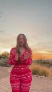Remember to leave a like for your girl
