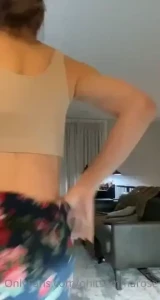 Spread em send me a tip under this post if you want to see the rest of