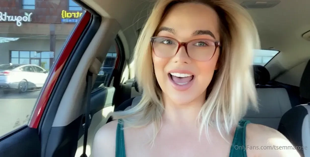 Biitttcchhhhh i m still o b s e s s e d with my hair 