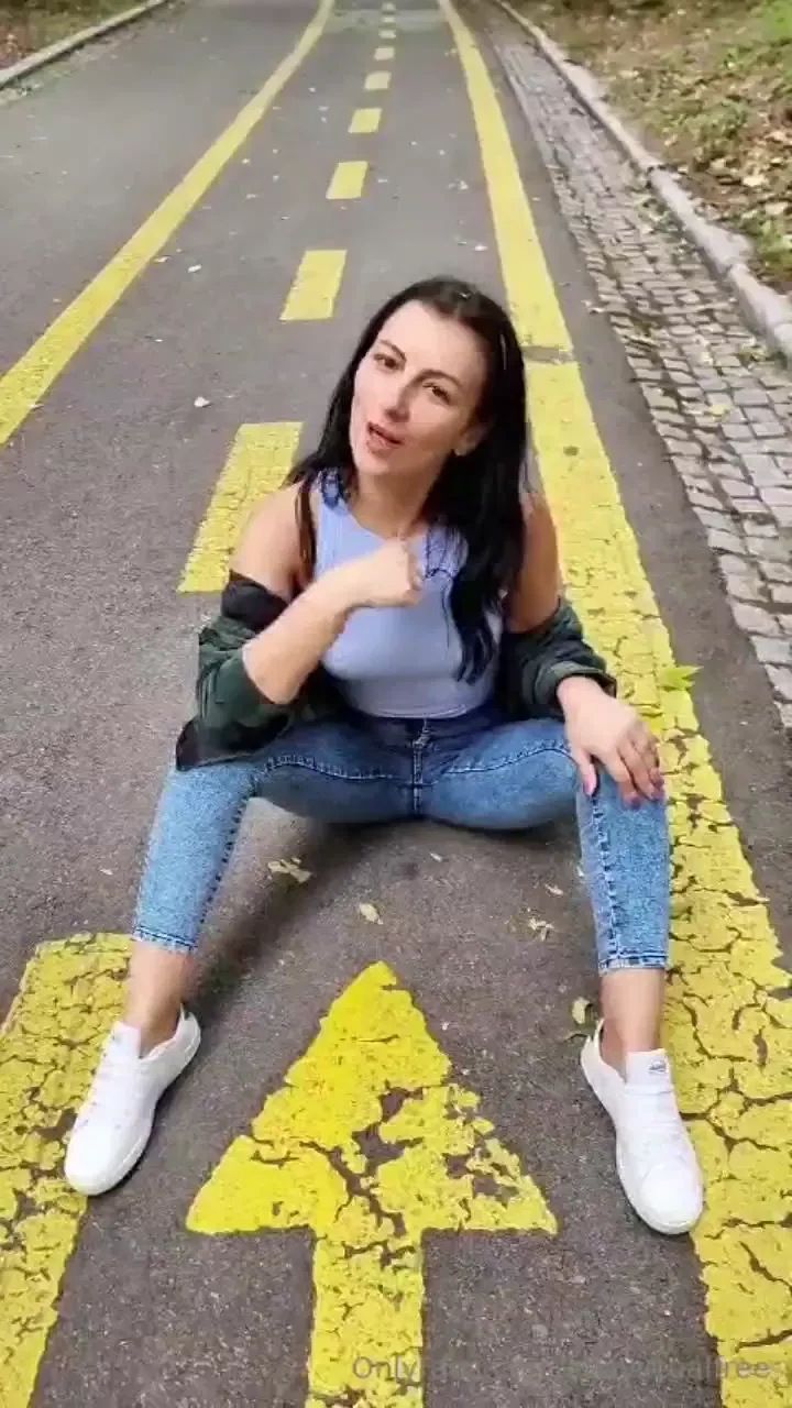 Disponibil pentru apeluri video hai s ne masturb m mpreun available 