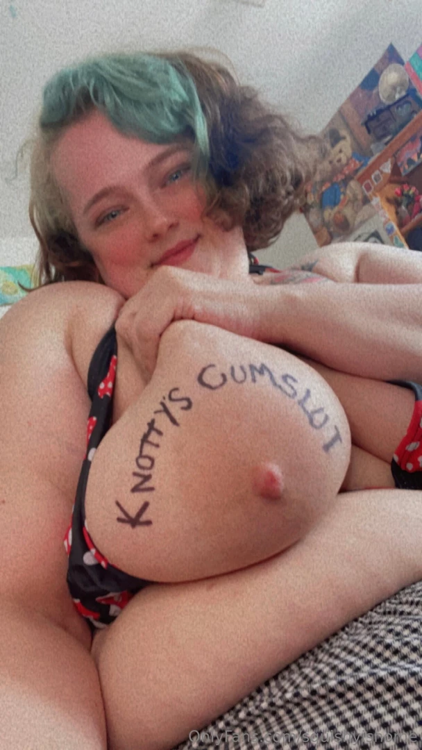 I love getting naughty for him knottyheadxxx 