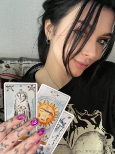 Hey everyone did you know that i m passionate about tarot reading it s