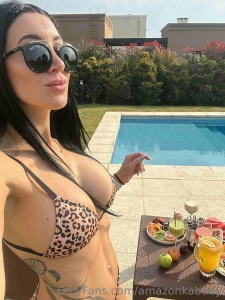 Which swimsuit looks best on me part 2