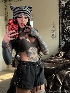 I challenge you to take my bra off with one hand main acc gt