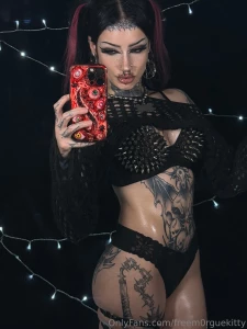 Help me rub oil on myself main gt m0rguekitty