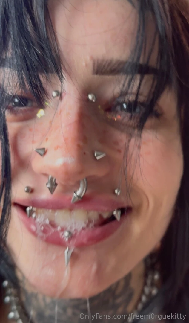 In this new pov b g video youll see me suck dick with my split tongue part 1 