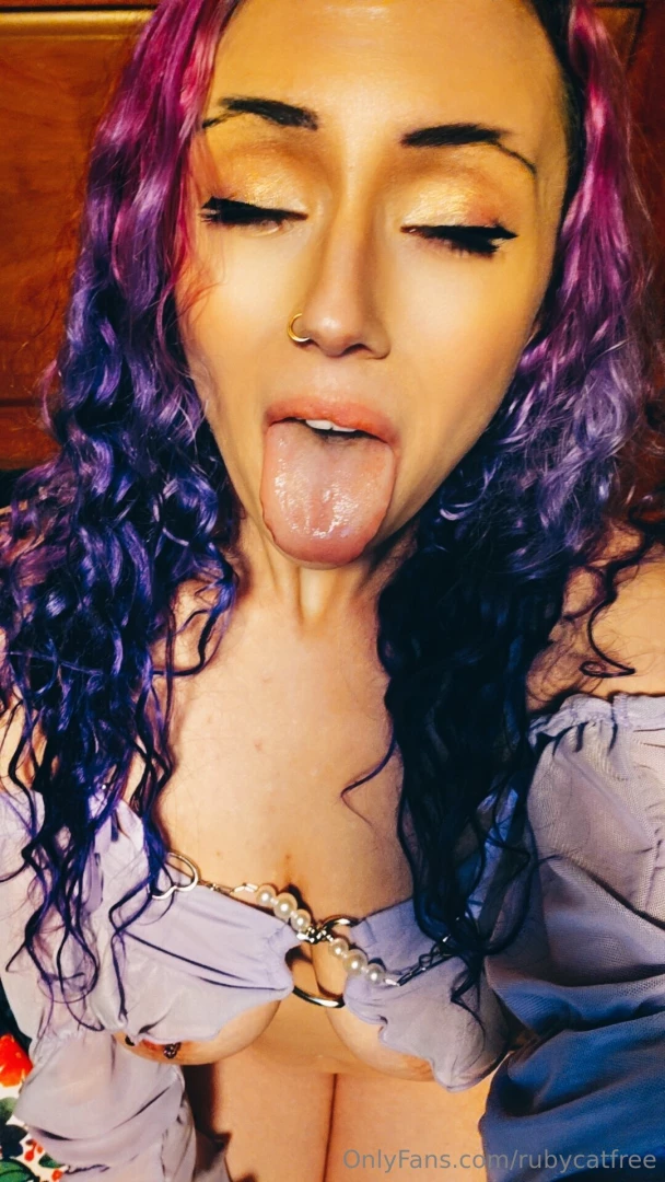 Pls don t make me beg for ur cum i promise 2 always swallow 