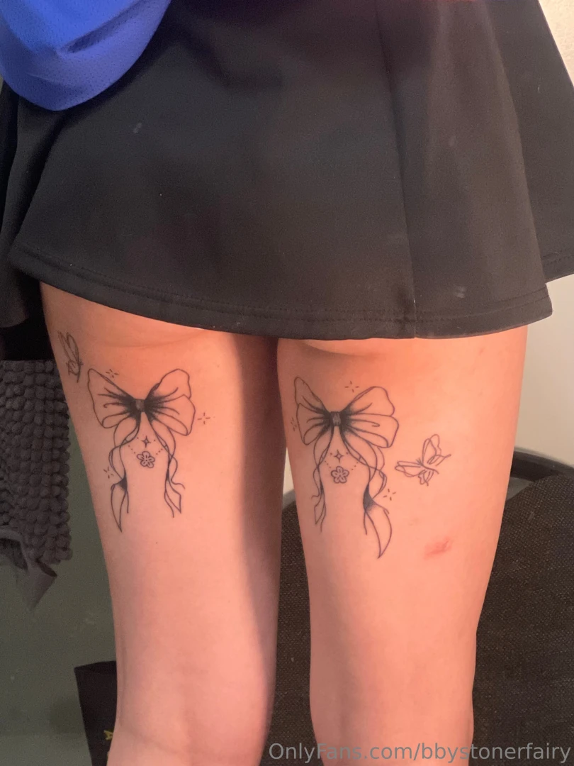 My bows b healing nicely eeee i m obsessed w them 