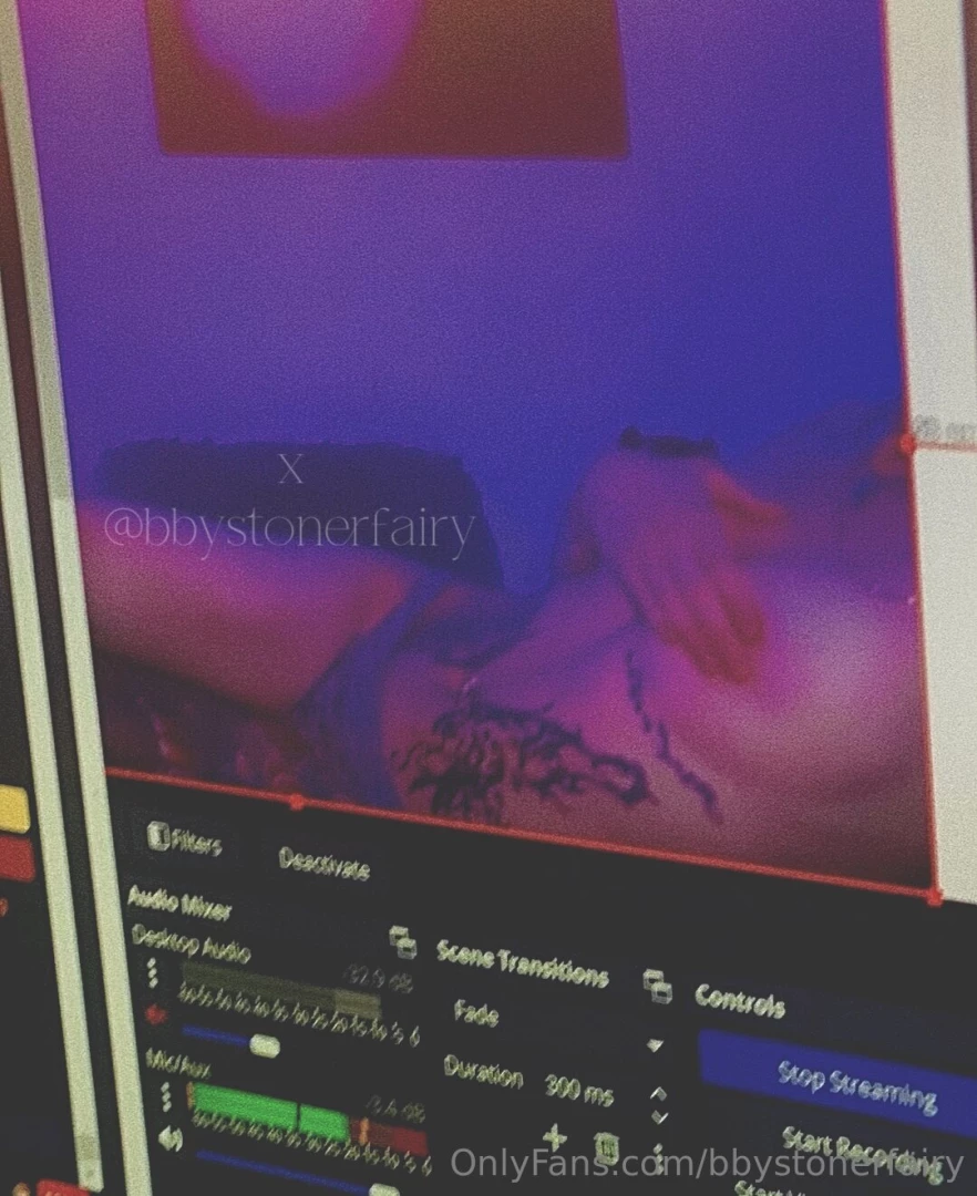 I just wanna smoke a spliff and watch the sunset w my titties out 