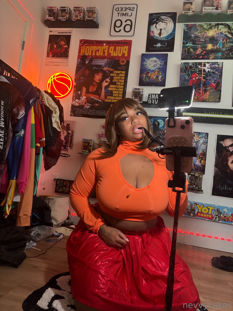 Fill my inbox with cock i m on the search for the best dick pic 