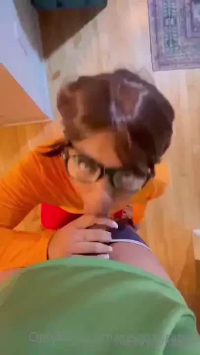 Omg i lost velma lost her glasses and shaggy help her find them so she 