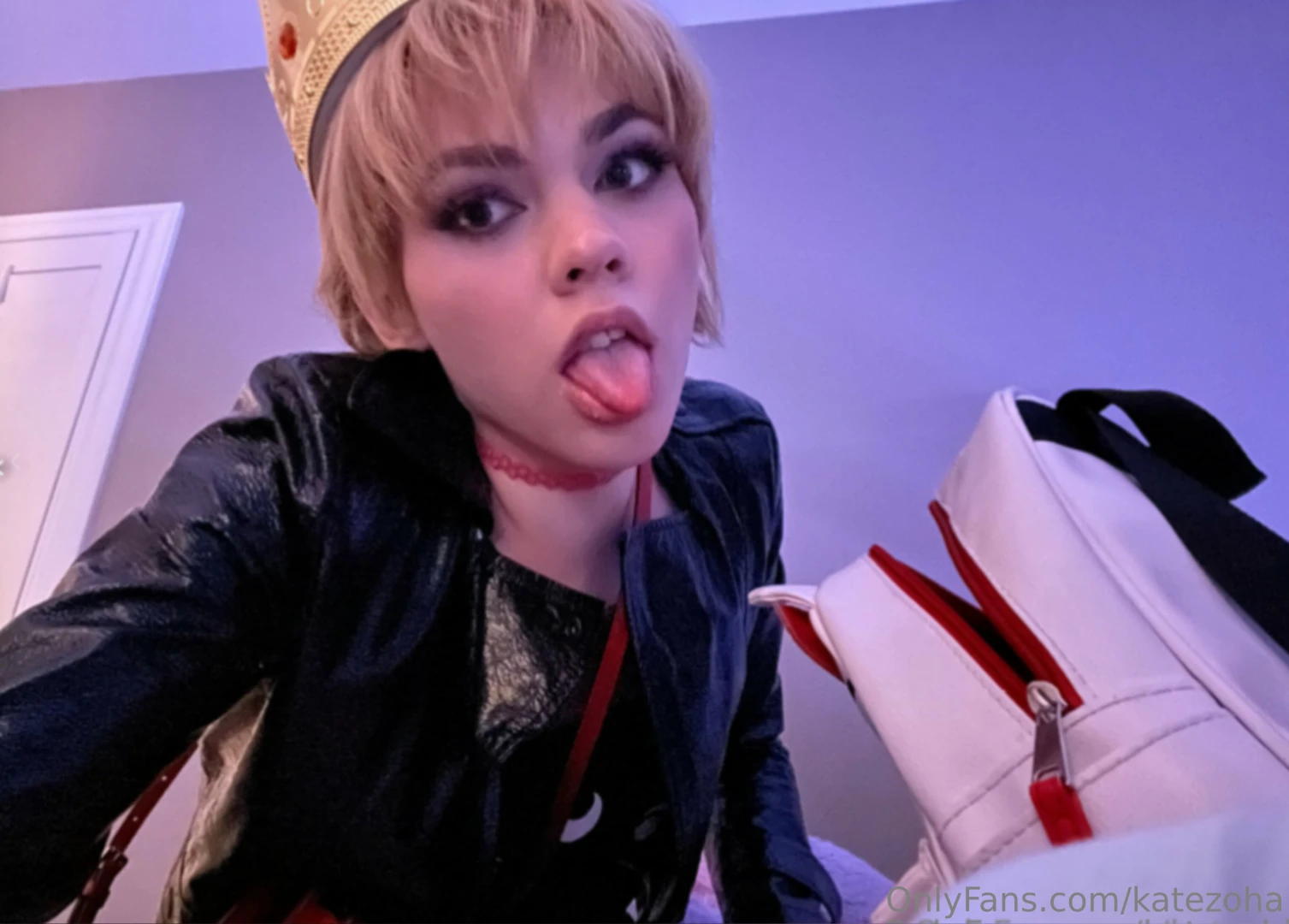 Bag full of dildos and nobody to play with me 