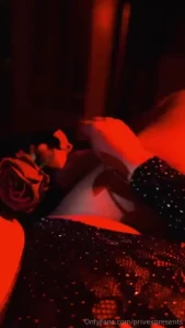 Vita_val3ntina has a missionary face with a doggy style booty how you