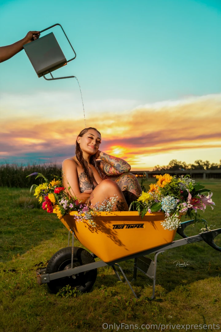 Luxuriouslarue the tatted girly girl 
