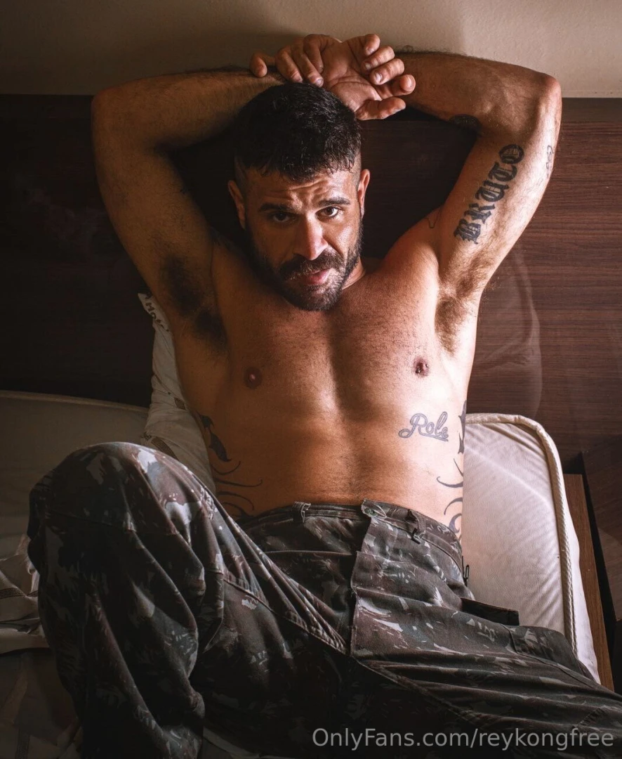 Fernando_brutto this is fernando_brutto a hot brazilian stud he s a part 10 