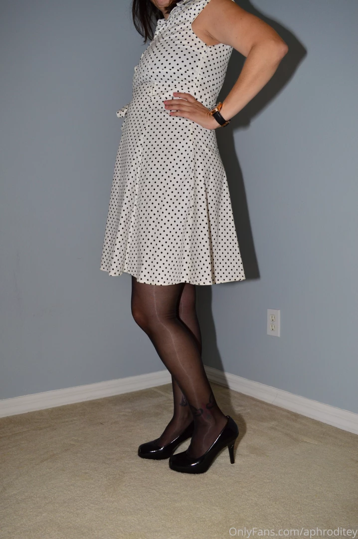 Finally the weekend is here black shiny pantyhose with one of my part 11 