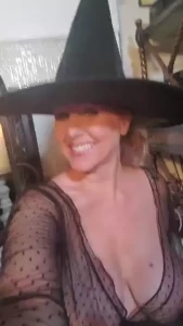 Live pumpkin carving why we aren t sure with thejennafoxx