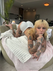 Message me on my vip page and lets see how many times i can make u cum