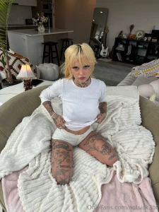 Uploaded a ton of new explicit content to my vip page lets have sum