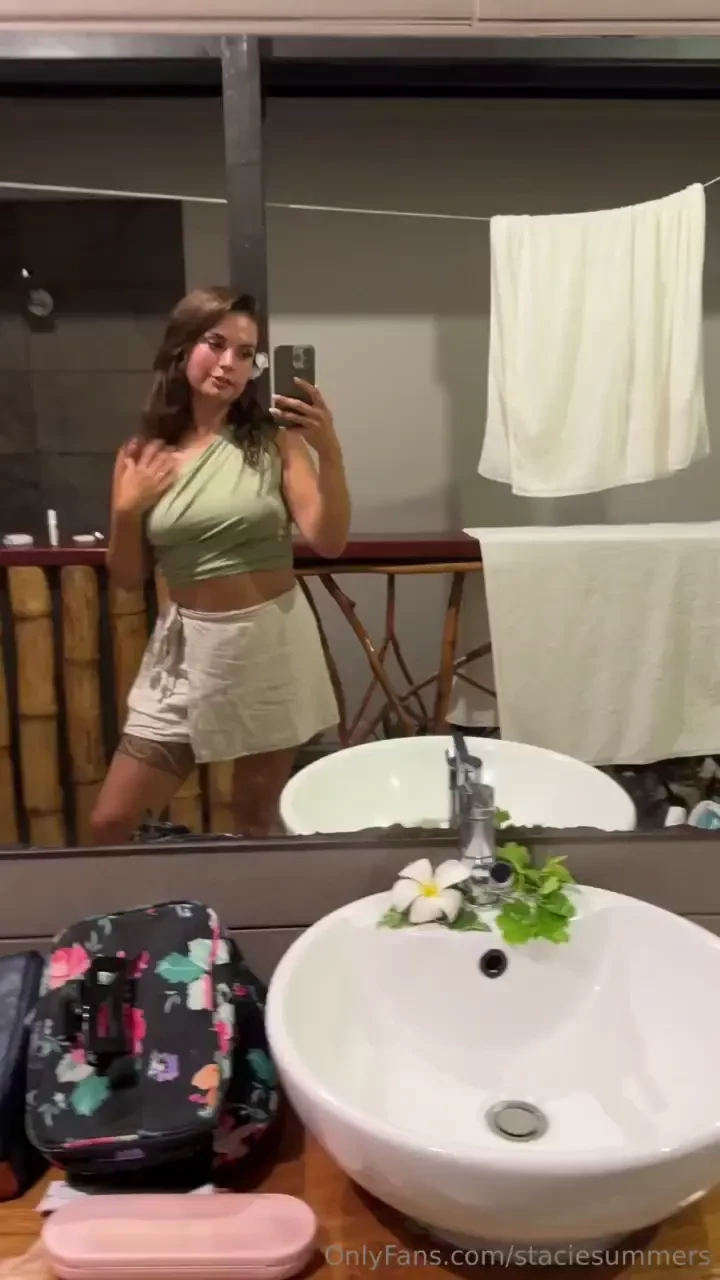 Holiday mode - let s hit the cocktail bar 