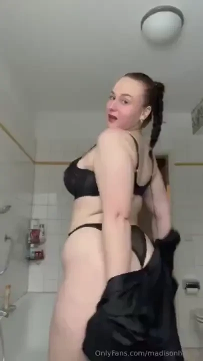 Send me love if you like my body 