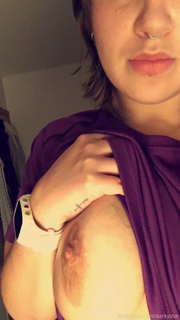 Love the way my lips look like here 