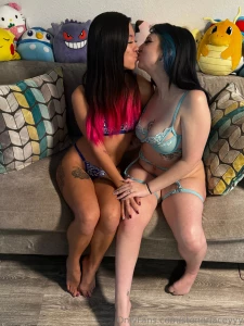 Who wants to see our sexy video glittervixen24 is the hottest milf i part 1
