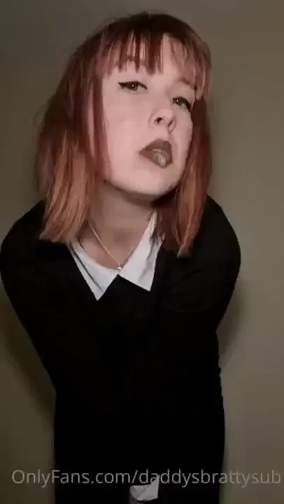 Playing with my spit watch me dribble while i get my mouth ready to 